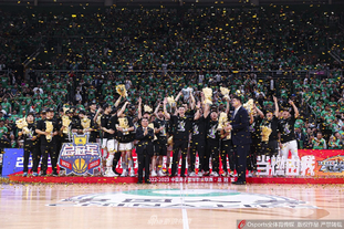 帕拉迪诺：我们和蓝军目前欧冠都是10分，明天我们会全力一搏（帕拉迪诺：与蓝军欧冠同为10分，明天我们将全力以赴）